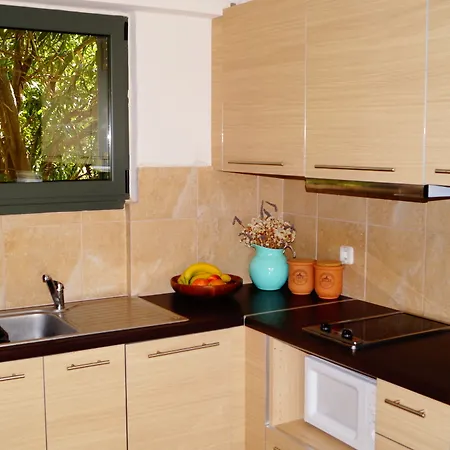 מלון דירות Belvista Luxury 3*
